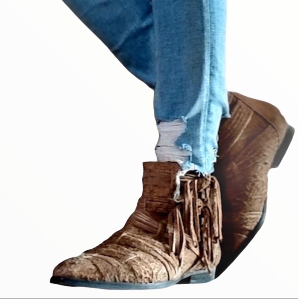 NWOT Free People Distressed Boot Size 7